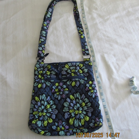 Vera Bradley Quilted Floral Pattern Cross Body Bag - Picture 10 of 11